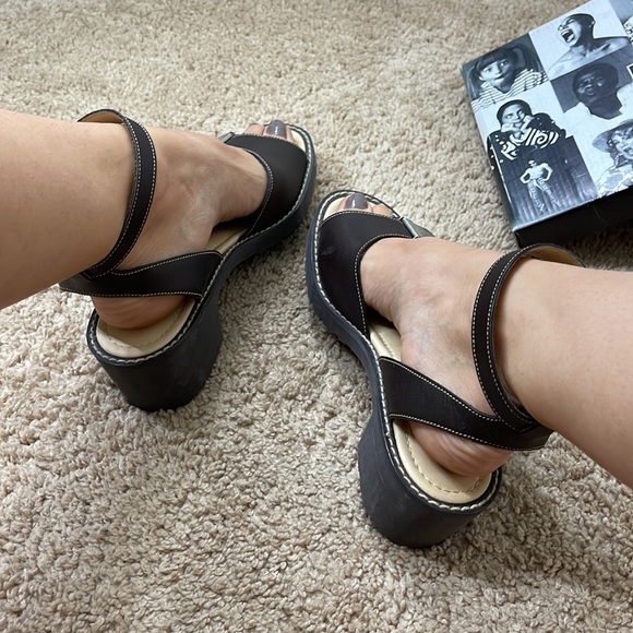 Kenneth Cole sandals mauve brown size 6 - Picture 5 of 6